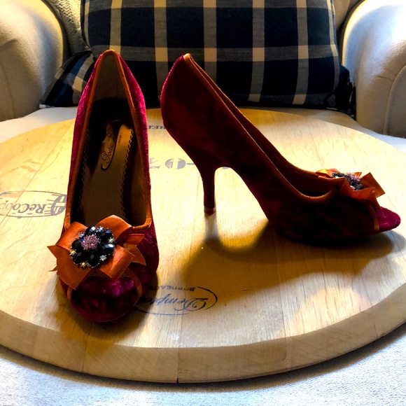 Poetic Licence London Velvet Heels - Picture 1 of 3
